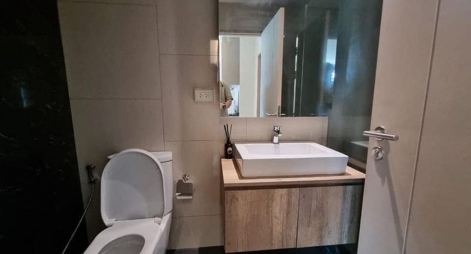 For rent 1 bed condo in Phra Khanong, Bangkok