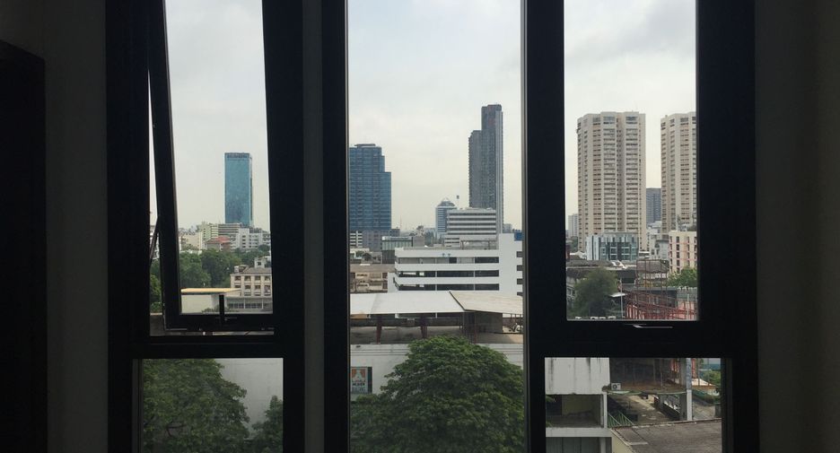 For rent 1 bed condo in Watthana, Bangkok