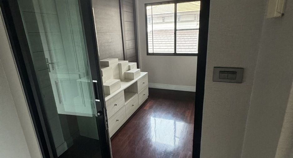 Продажа и аренда 4 спальни дом в Саи Маи, Бангкок