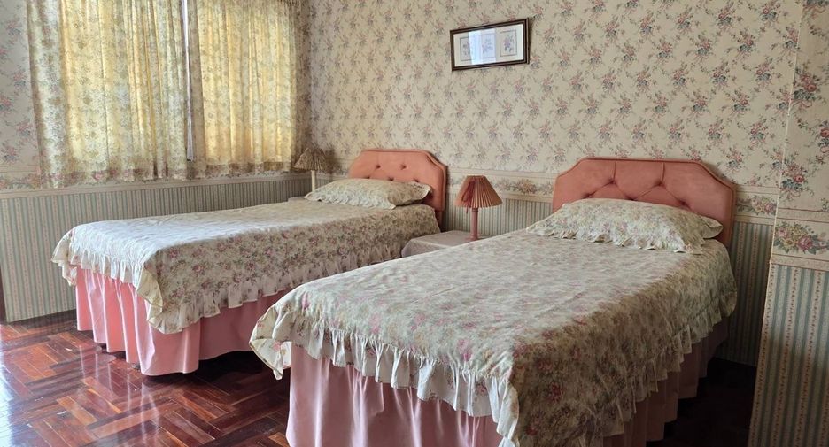 For sale 4 bedrooms house in Mueang Phuket, Phuket