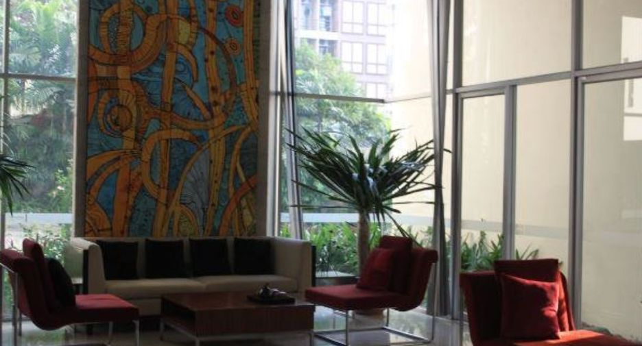 For rent 2 bedrooms condo in Khlong Toei, Bangkok