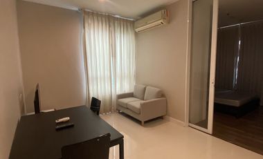 À louer studio condo à Khlong Toei, Bangkok