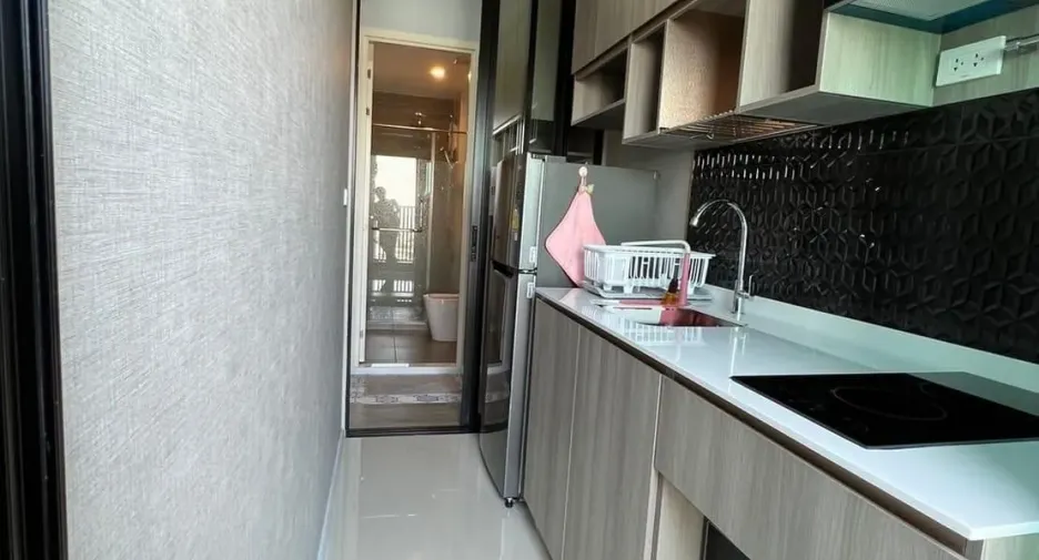For rent 1 bed condo in Mueang Samut Prakan, Samut Prakan