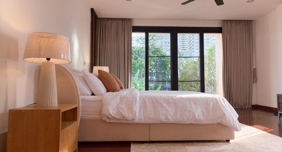 À louer 4 chambres maison à Watthana, Bangkok