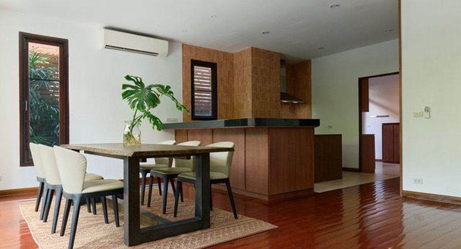 À louer 4 chambres maison à Watthana, Bangkok