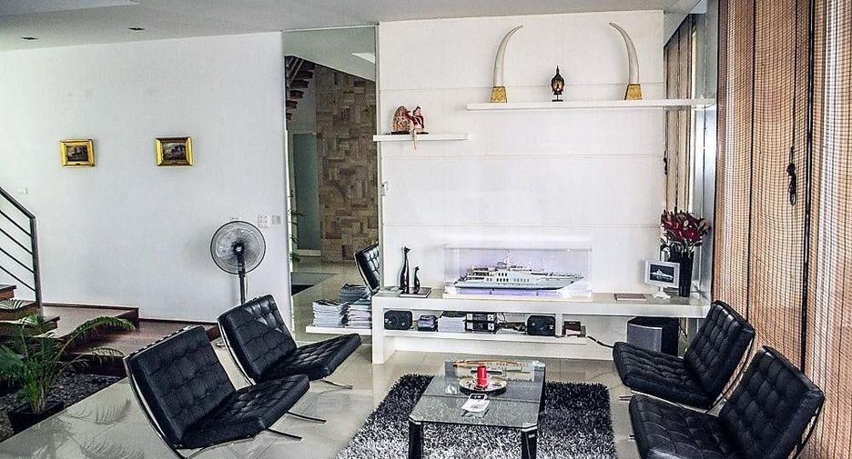 For sale and for rent 4 bedrooms villa in Mueang Phuket, Phuket