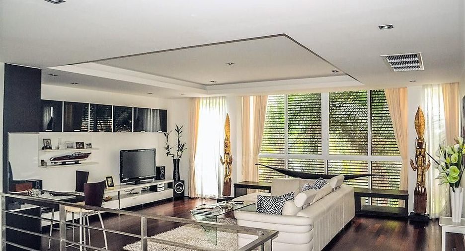 For sale and for rent 4 bedrooms villa in Mueang Phuket, Phuket