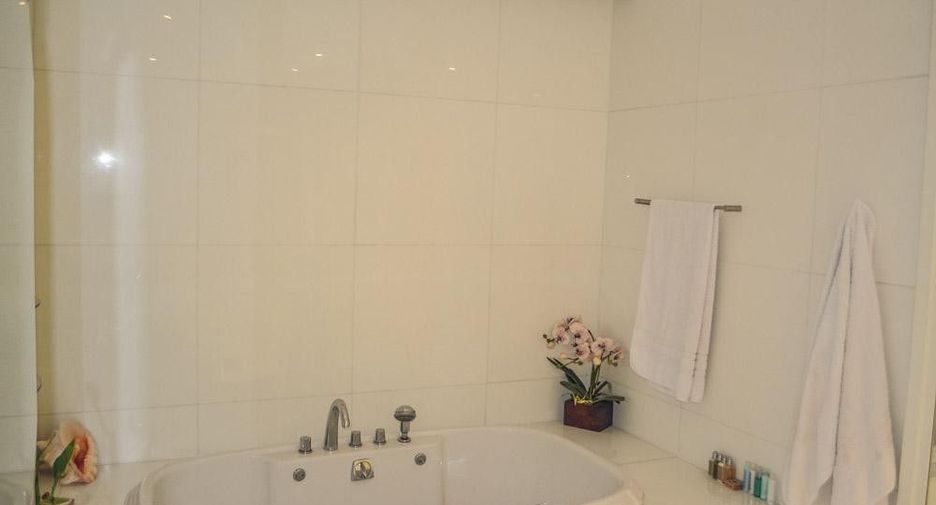 For sale and for rent 4 bedrooms villa in Mueang Phuket, Phuket