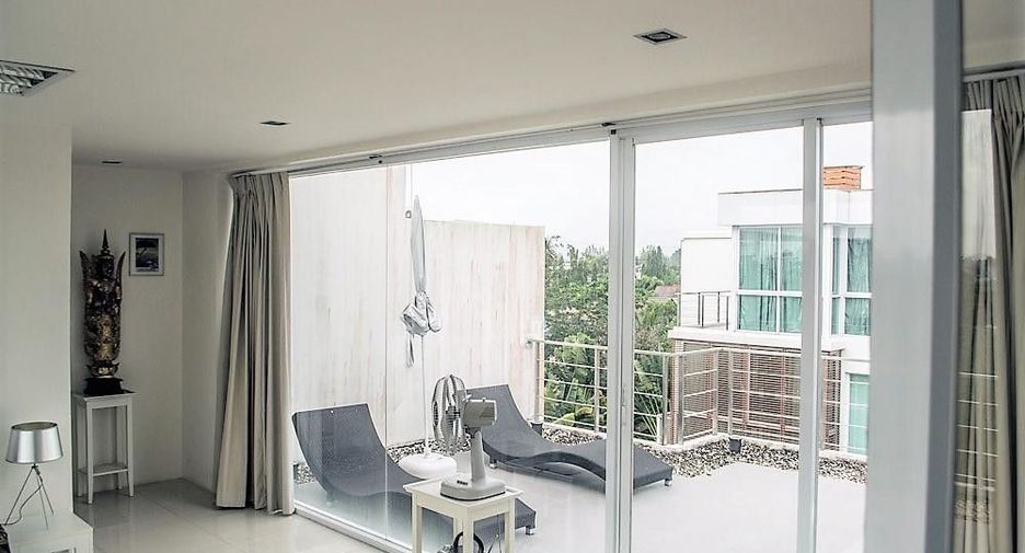 For sale and for rent 4 bedrooms villa in Mueang Phuket, Phuket