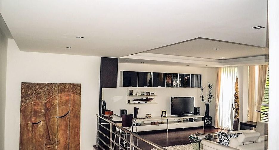 For sale and for rent 4 bedrooms villa in Mueang Phuket, Phuket