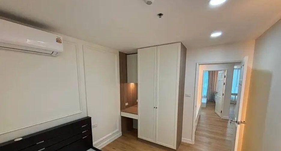 For rent 2 bedrooms apartment in Watthana, Bangkok