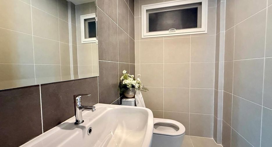 For rent 3 bedrooms townhouse in Mueang Phuket, Phuket