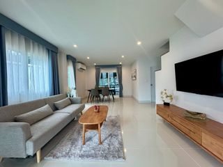 For rent 3 bedrooms townhouse in Mueang Phuket, Phuket