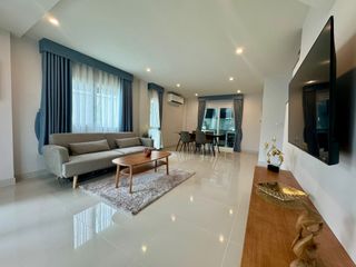 For rent 3 bedrooms townhouse in Mueang Phuket, Phuket