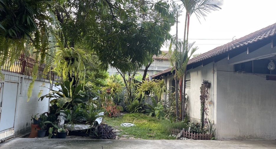 For sale 2 bedrooms house in Chatuchak, Bangkok