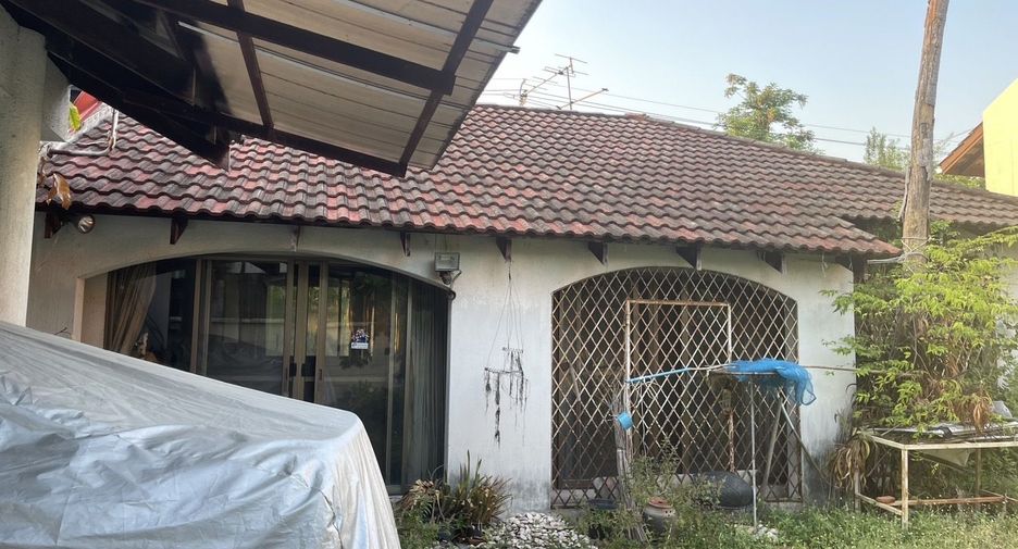 For sale 2 bedrooms house in Chatuchak, Bangkok