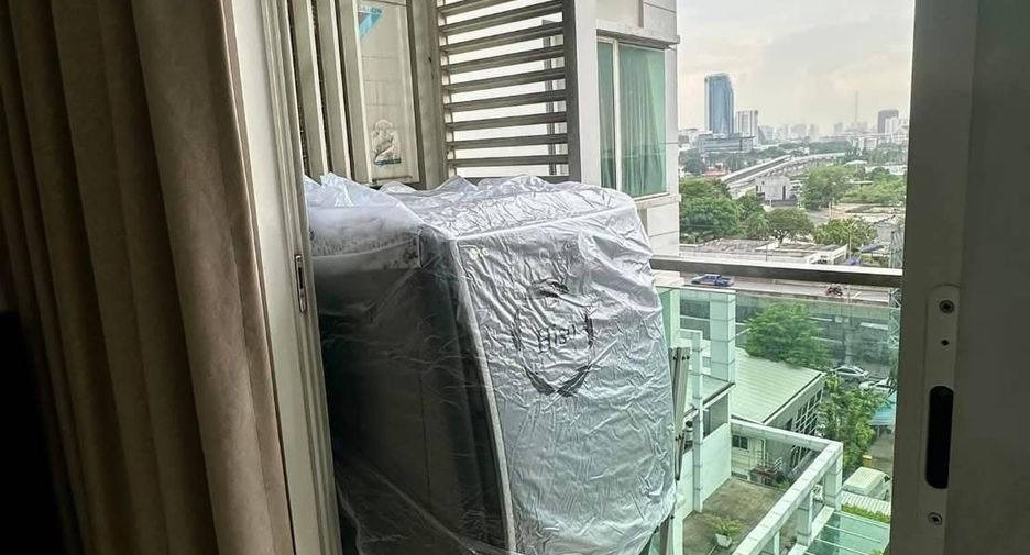For rent 1 bed condo in Huai Khwang, Bangkok