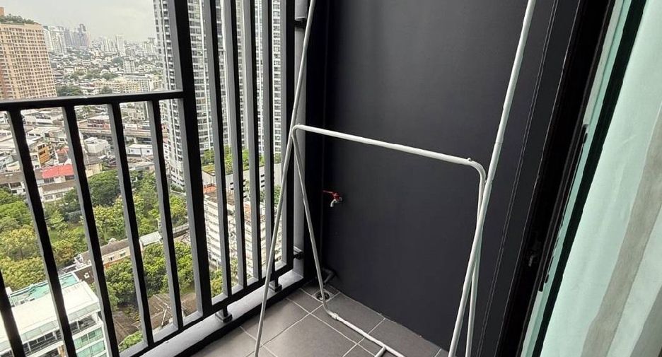 For rent studio condo in Khlong Toei, Bangkok