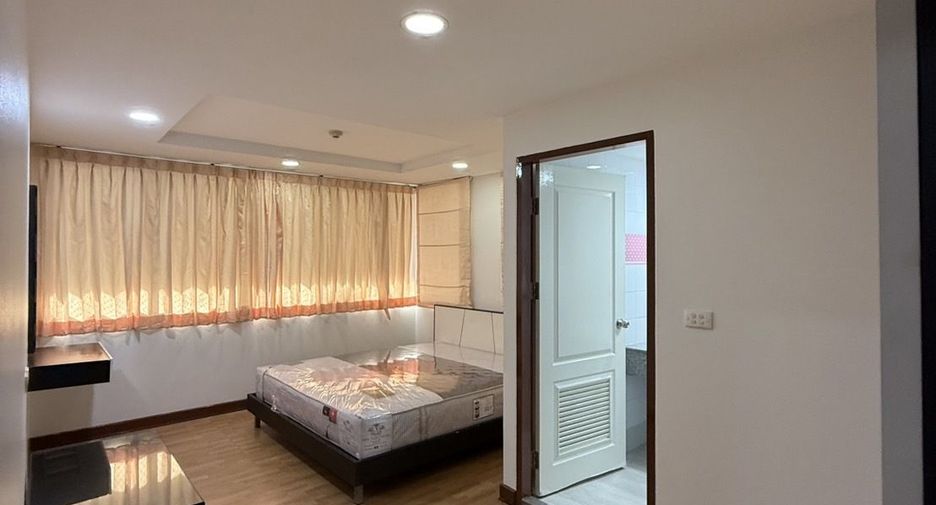 For sale 3 bedrooms condo in Khlong San, Bangkok
