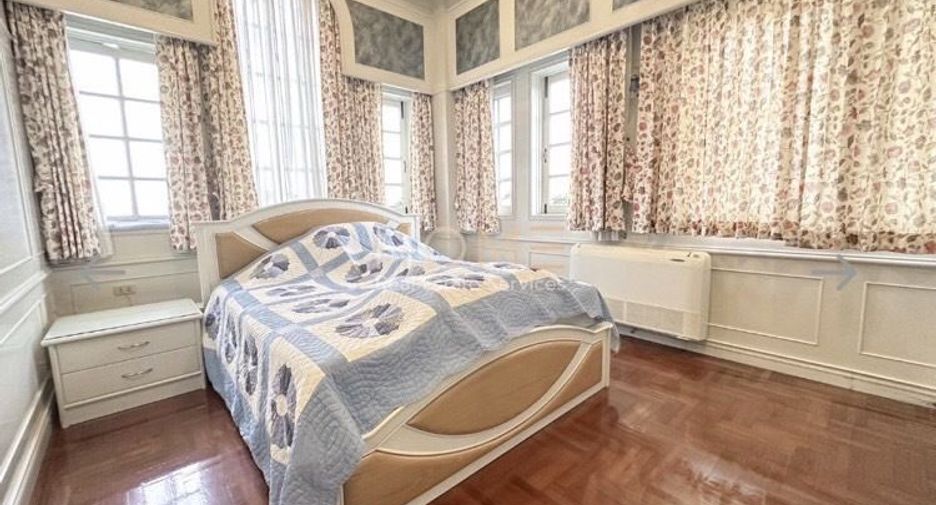 Haus zum Kauf mit 7 Zimmer in Phasi Charoen, Bangkok