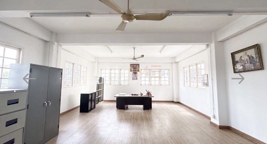 Haus zum Kauf mit 7 Zimmer in Phasi Charoen, Bangkok