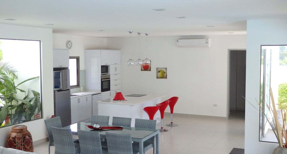 Villa en venta y en alquiler de 3 habitaciones en Mueang Phuket, Phuket