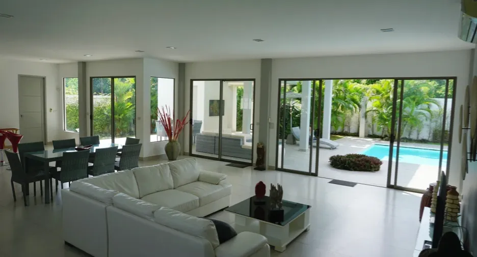 Villa en venta y en alquiler de 3 habitaciones en Mueang Phuket, Phuket