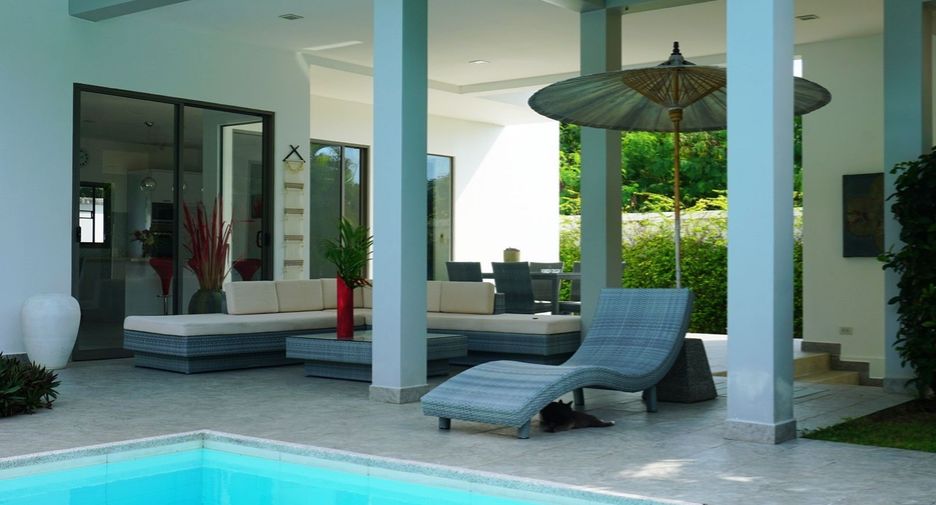 Villa en venta y en alquiler de 3 habitaciones en Mueang Phuket, Phuket