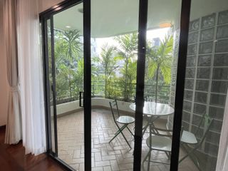 Condo en alquiler de 3 habitaciones en Watthana, Bangkok