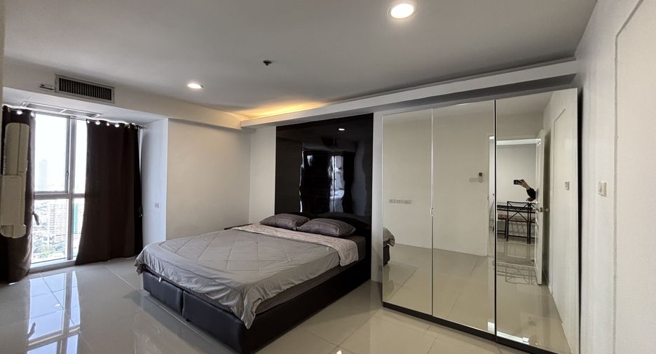 For rent 2 bedrooms condo in Khlong Toei, Bangkok