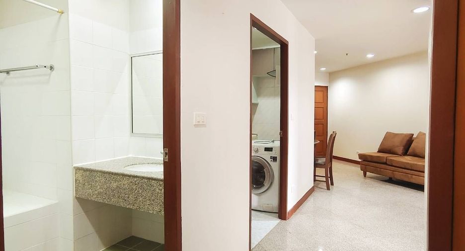 For rent 2 bedrooms condo in Watthana, Bangkok