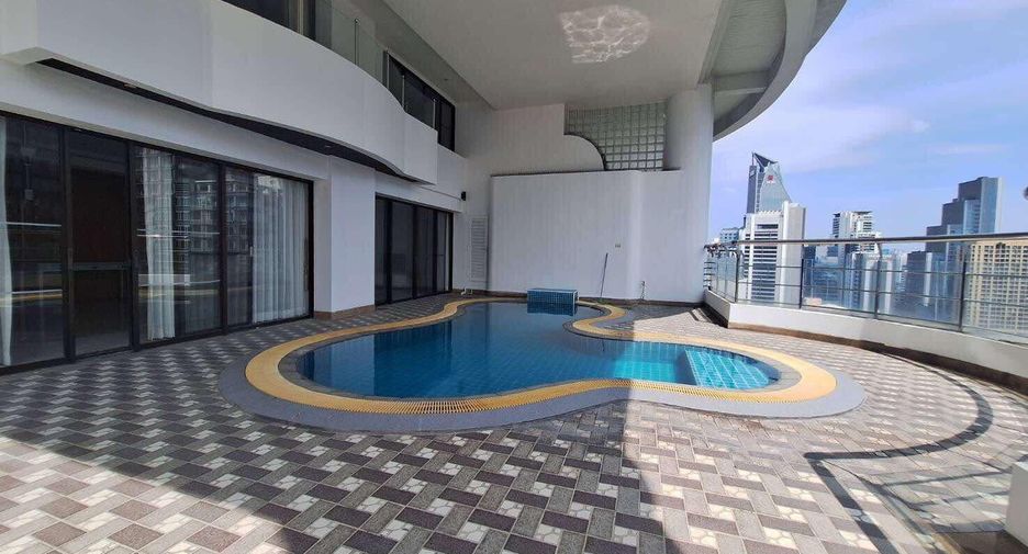 For rent 3 bedrooms condo in Khlong Toei, Bangkok