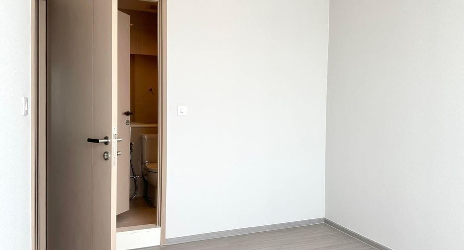 For rent 2 bedrooms condo in Thon Buri, Bangkok