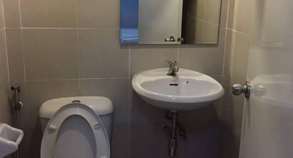 For sale 1 bed condo in Wang Thonglang, Bangkok