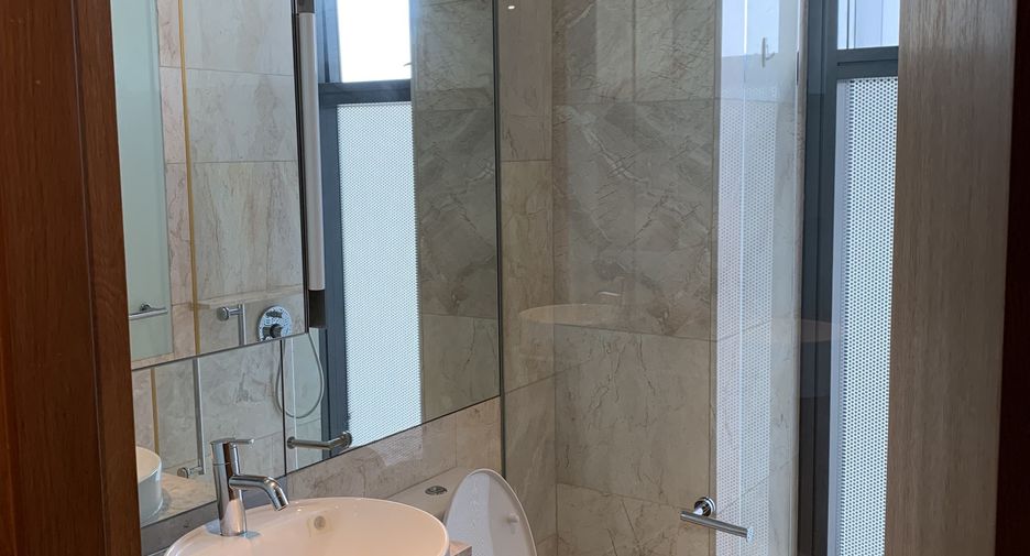 For rent 3 bedrooms condo in Sathon, Bangkok
