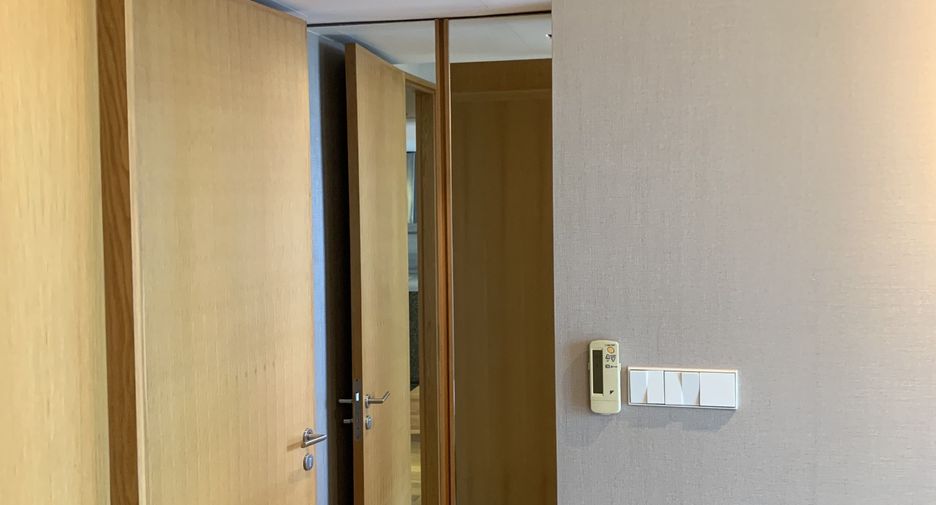 For rent 3 bedrooms condo in Sathon, Bangkok