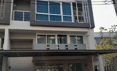 For sale and for rent 3 bedrooms townhouse in Wang Thonglang, Bangkok