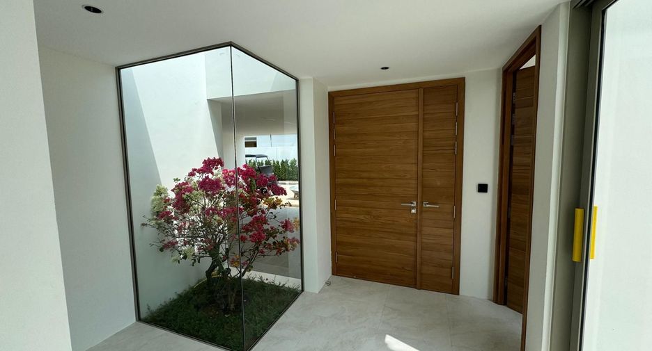 For sale 5 bedrooms villa in Thalang, Phuket