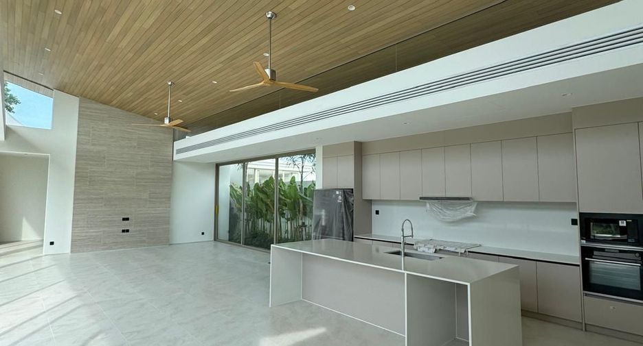 For sale 5 bedrooms villa in Thalang, Phuket
