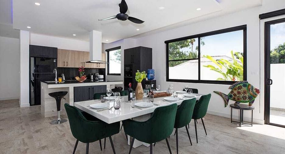 Villa en alquiler de 5 habitaciones en Mueang Phuket, Phuket