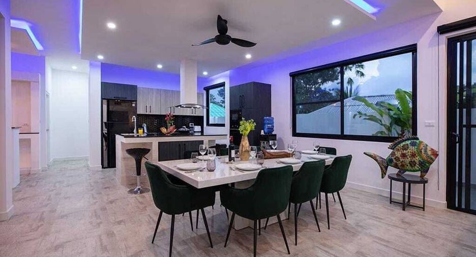 Villa en alquiler de 5 habitaciones en Mueang Phuket, Phuket