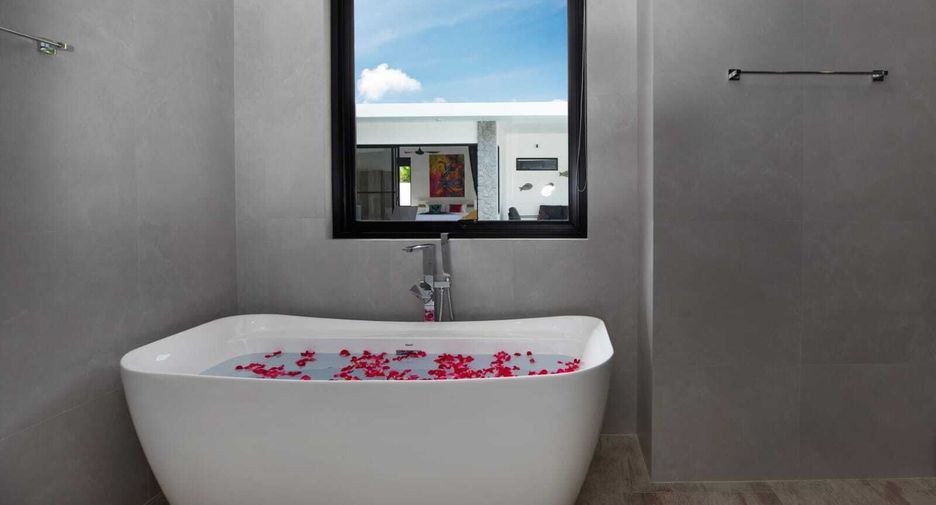 Villa en alquiler de 5 habitaciones en Mueang Phuket, Phuket