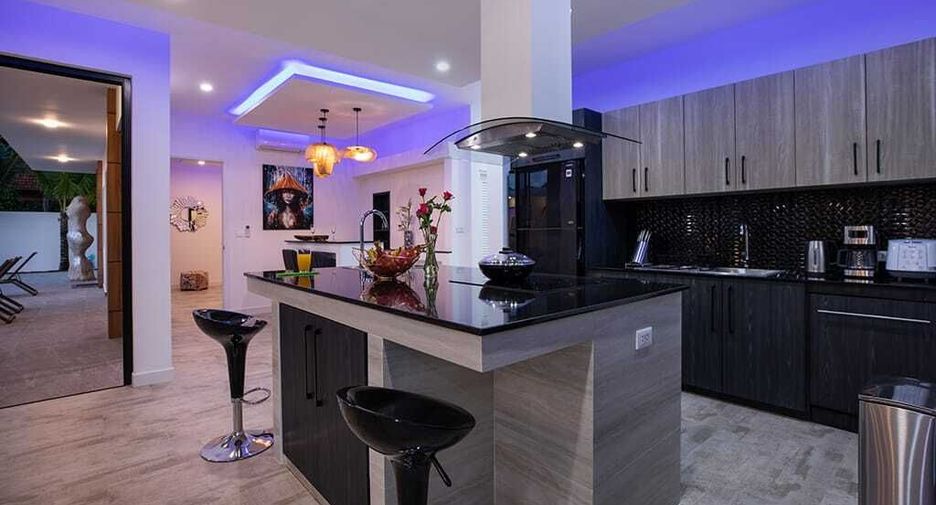 Villa en alquiler de 5 habitaciones en Mueang Phuket, Phuket
