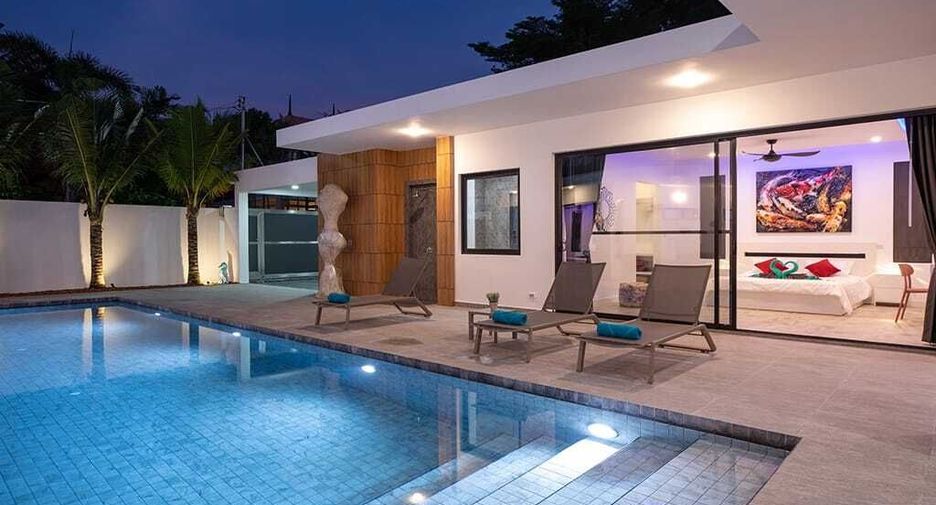 Villa en alquiler de 5 habitaciones en Mueang Phuket, Phuket