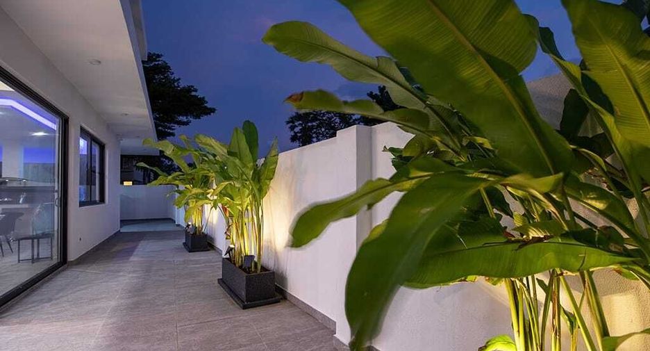 Villa en alquiler de 5 habitaciones en Mueang Phuket, Phuket