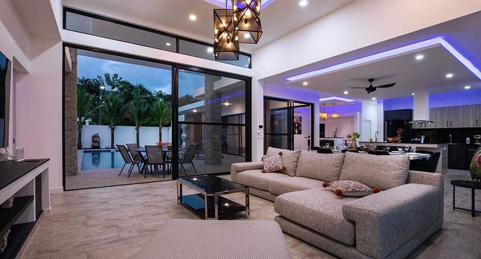 Villa en alquiler de 5 habitaciones en Mueang Phuket, Phuket