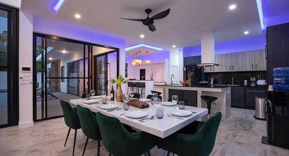 Villa en alquiler de 5 habitaciones en Mueang Phuket, Phuket