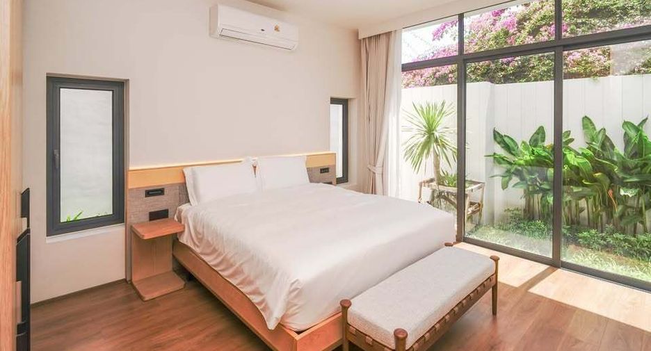 For rent 4 bedrooms villa in Mueang Phuket, Phuket
