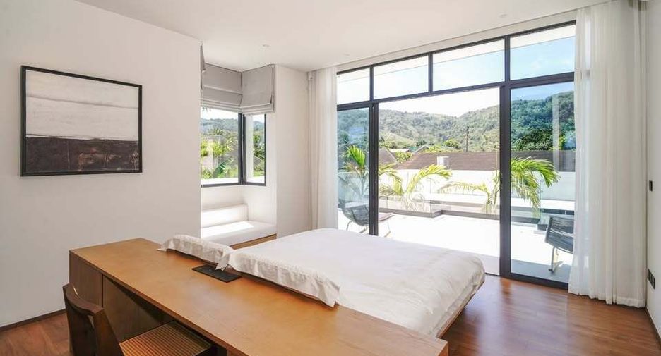 For rent 4 bedrooms villa in Mueang Phuket, Phuket