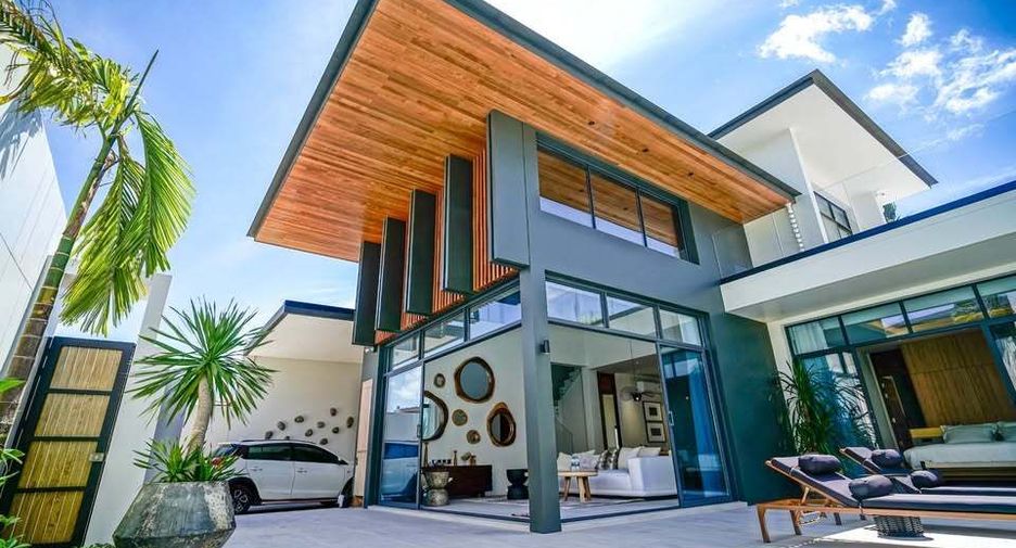For rent 4 bedrooms villa in Mueang Phuket, Phuket